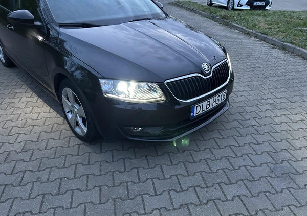 Skoda Octavia cena 35499 przebieg: 307000, rok produkcji 2014 z Toruń małe 742